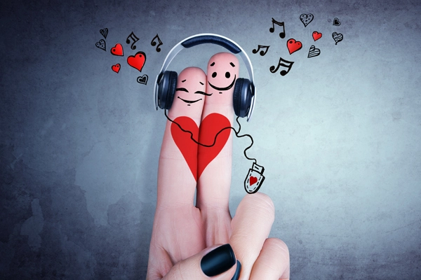 Sevgiliyle Dinlenecek En Güzel ve Romantik Şarkılar-Görsel